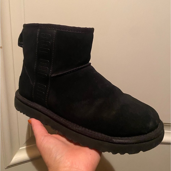 UGG Classic Mini - Picture 2 of 4